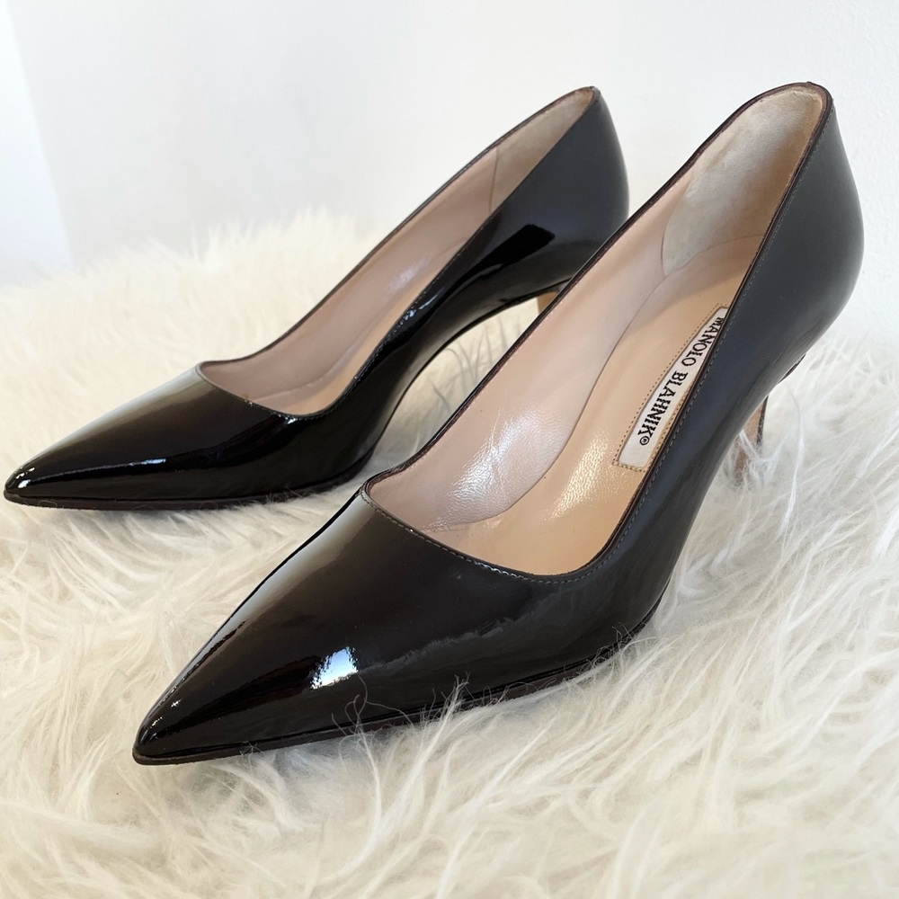 Manolo Blahnik BB Pump dark brown patent leather heels pointed toe classic